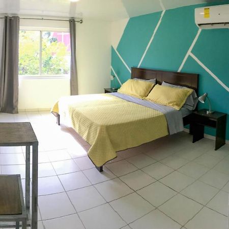 Dona Clara Vacation Apartments Ораниестад Екстериор снимка