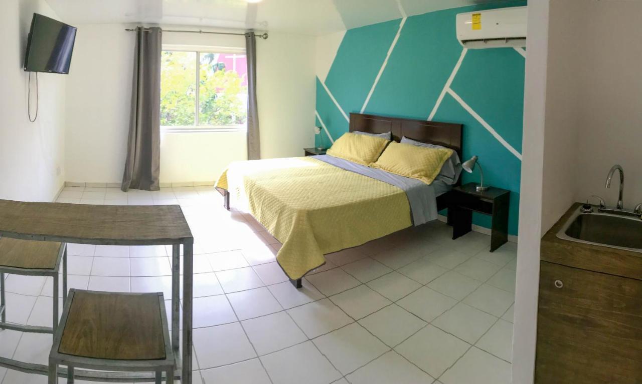 Dona Clara Vacation Apartments Ораниестад Екстериор снимка